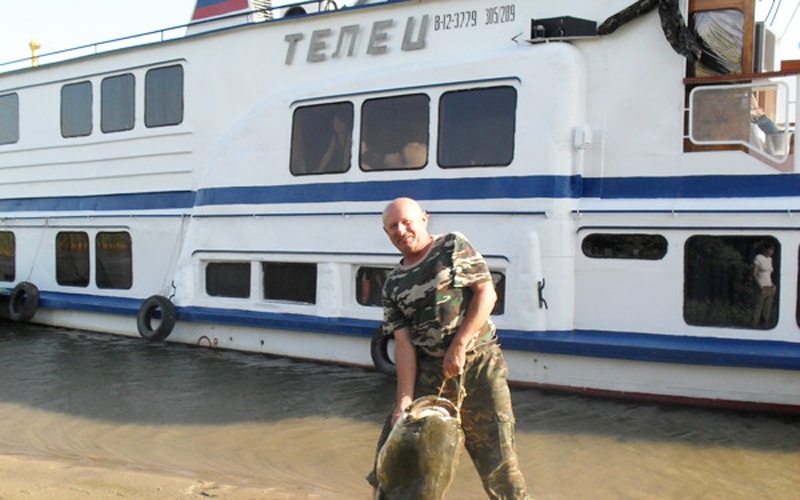 Теплоход «Телец»